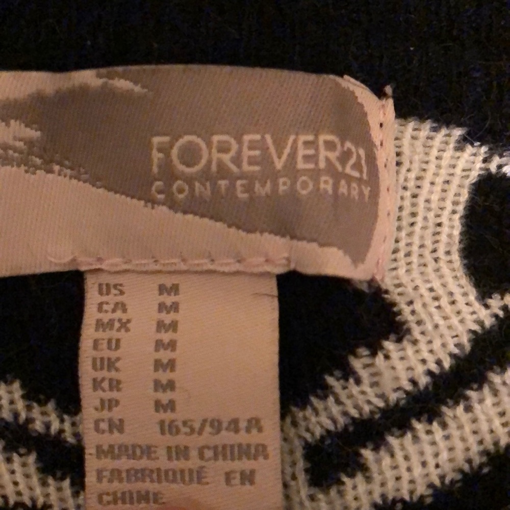 Forever 21 Sweater - Picture 4 of 5